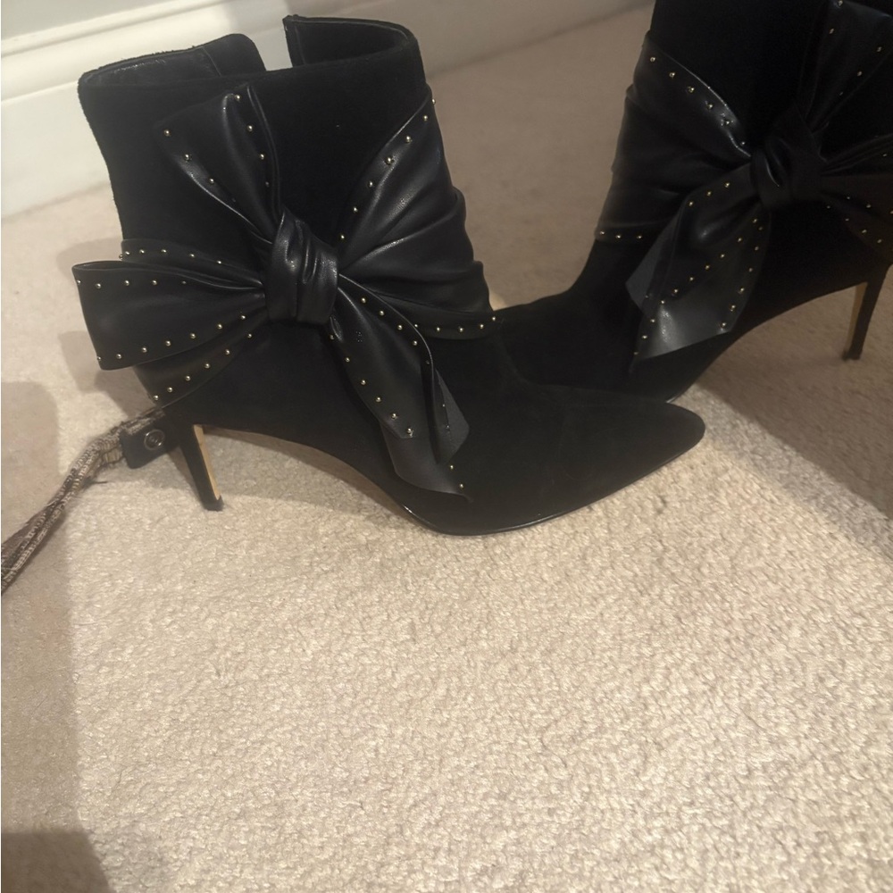White House Black Market ASHLYN Black Heeled ANKLE Boots - Picture 5 of 5